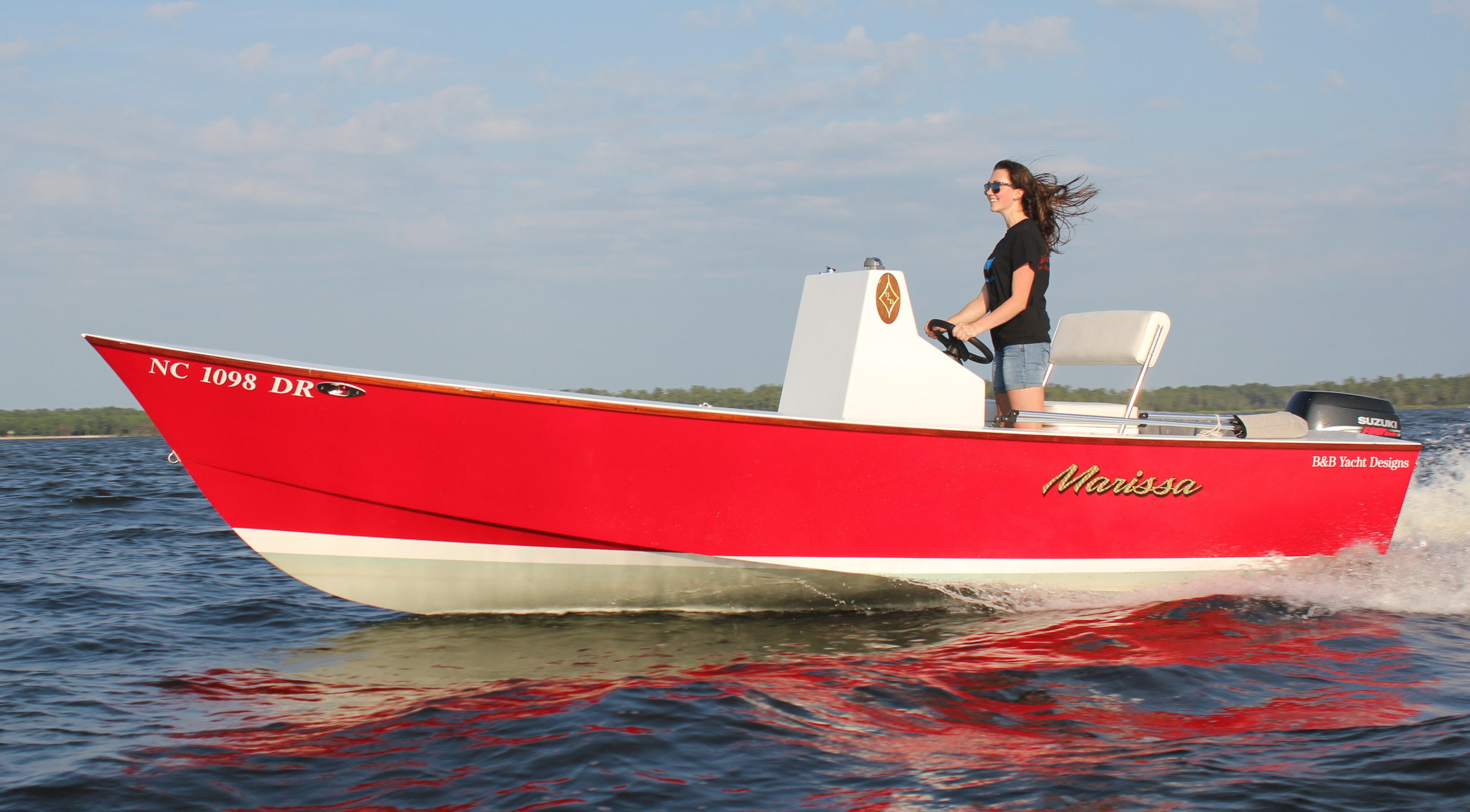Marissa 18 powerboat underway